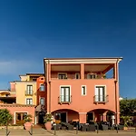 La Vecchia Fonte Boutique 4*