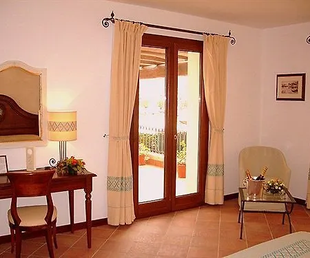 La Vecchia Fonte Boutique Hotel Palau